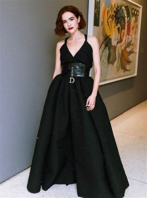 Zoey Deutch Gets Ready for a Glamorous Night at the Museum